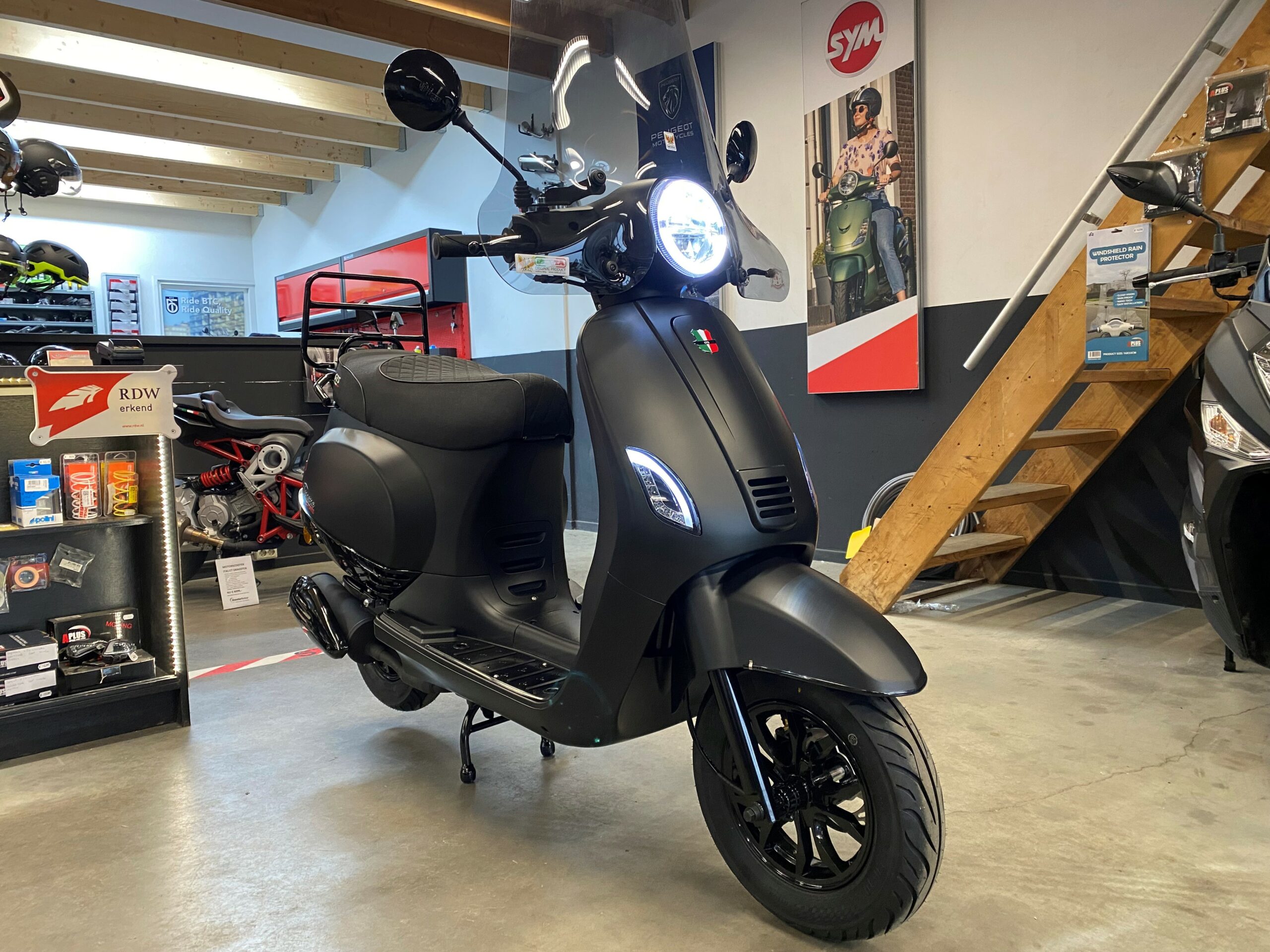 GTS Toscana Dynamic Scooter Scooter Factory GTS Toscana Dynamic Scooter Scooter Factory